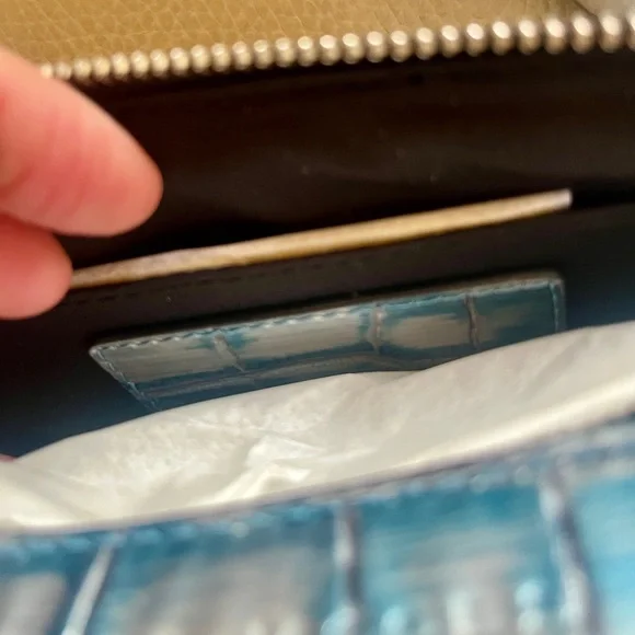 MARC JACOBS Snapshot
Bag Blue 'The Croc - Color: HARBOR BLUE with dust bag🔥🔥🔥 - Picture 10 of 14